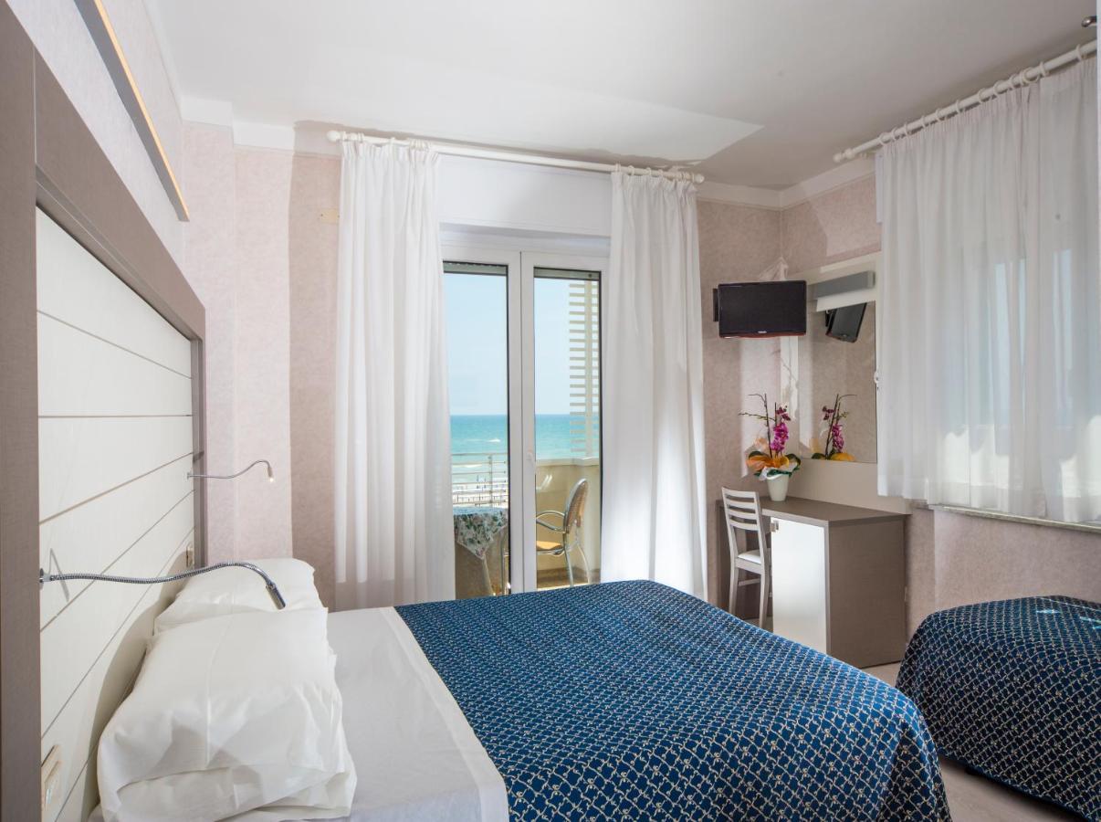 Hotel Record Riccione Exterior photo