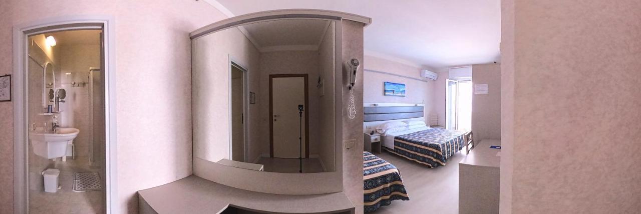 Hotel Record Riccione Exterior photo