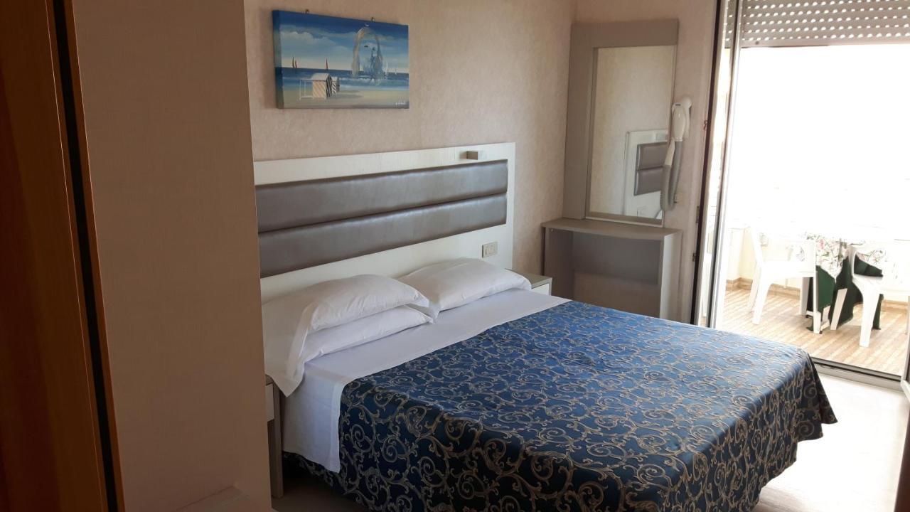 Hotel Record Riccione Exterior photo